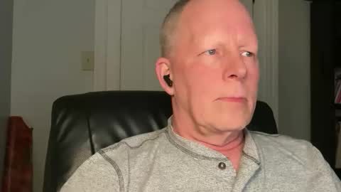 Eddy online show from December 18, 2:39 am