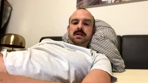 Snapshot of edge_guy chatting on January 24, 11:34 pm edge_guy online show from January 24, 11:34 pm