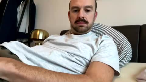 Snapshot of edge_guy chatting on January 27, 12:37 pm edge_guy online show from January 27, 12:37 pm
