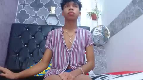 edi_stwix18 online show from April 13, 1:22 am