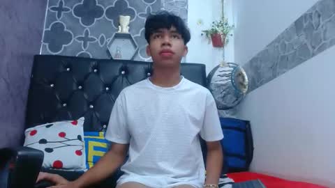 edi_stwix18 online show from April 18, 11:27 pm