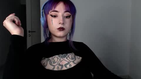 Snapshot of ediefris chatting on February 2, 12:15 pm fickle demon made of clumps of matter online show from February 2, 12:15 pm