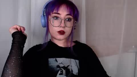 Snapshot of ediefris chatting on February 3, 12:20 am fickle demon made of clumps of matter online show from February 3, 12:20 am