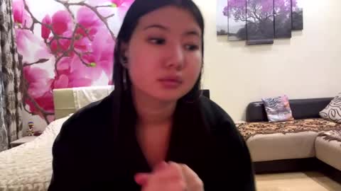 Eri online show from May 30, 6:16 pm