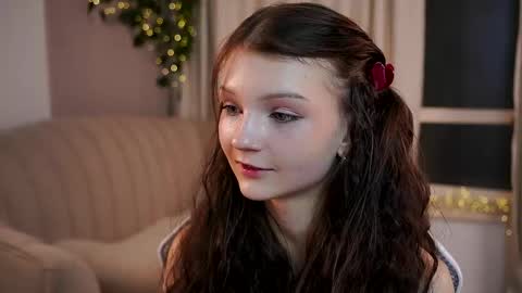 Lisa  online show from February 22, 11:58 pm