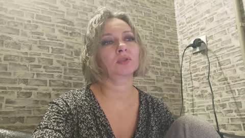 edithmanning online show from January 17, 6:15 am