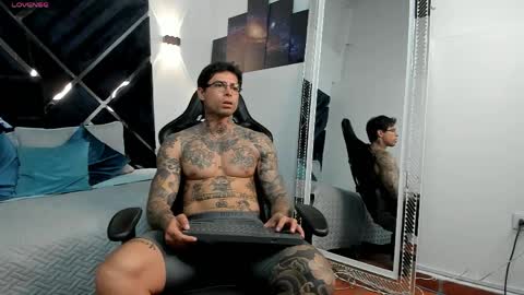 EdoardoJS online show from May 15, 11:01 pm