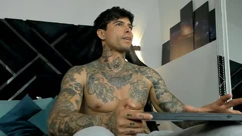 EdoardoJS online show from May 19, 11:22 pm