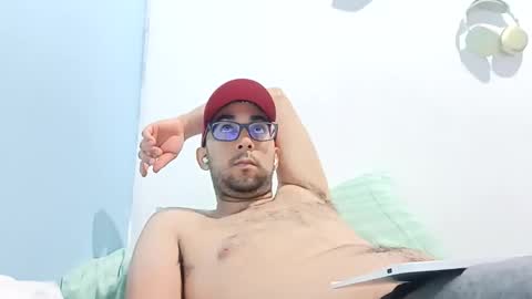 edrik_92 online show from March 10, 3:11 am