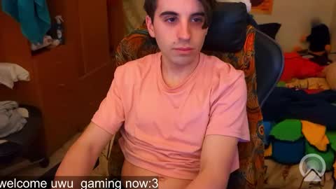 Snapshot of edwarh_01 chatting on February 26, 1:37 am Alex online show from February 26, 1:37 am