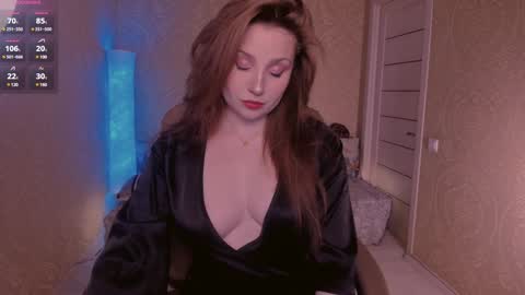 Snapshot of eesmaaarr chatting on February 1, 10:44 pm eesmaaarr online show from February 1, 10:44 pm