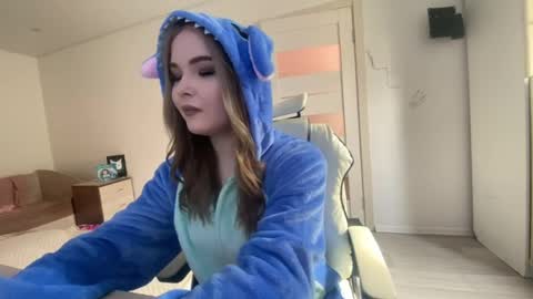 Snapshot of eestipixies chatting on May 10, 6:18 am Lili online show from May 10, 6:18 am
