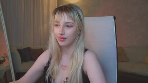 EVA NON NUDE online show from March 27, 5:12 pm