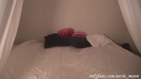 eevie online show from January 17, 5:21 am