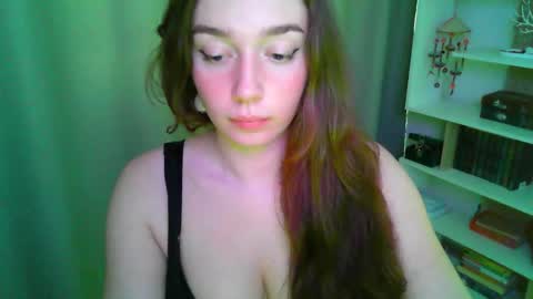 Snapshot of effie_balconii chatting on September 29, 11:48 am effie_balconii online show from September 29, 11:48 am