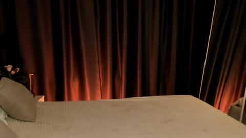 Effie Mur online show from February 19, 9:00 pm