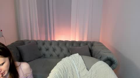 Snapshot of effiemur chatting on June 17, 8:54 pm Effie Mur online show from June 17, 8:54 pm