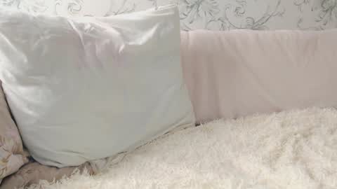 Snapshot of effsweet chatting on December 16, 10:34 pm Eff online show from December 16, 10:34 pm