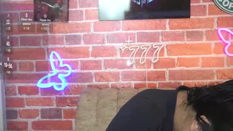 effystone777 online show from October 25, 2:02 pm