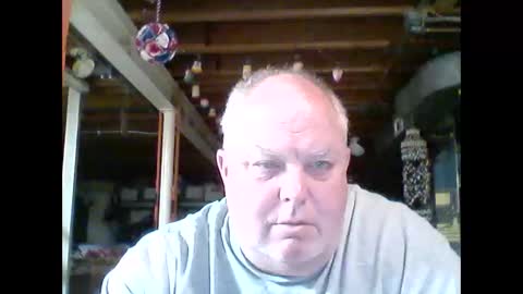 Snapshot of efriff chatting on May 31, 1:14 am efriff online show from May 31, 1:14 am