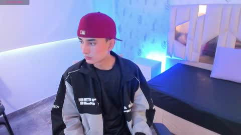 eidan_tay online show from May 19, 12:33 pm