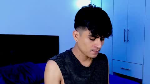 Snapshot of eiden_allenx1 chatting on December 5, 12:55 pm eiden_allenx1 online show from December 5, 12:55 pm