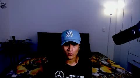 Snapshot of eiden_allenx1 chatting on December 14, 1:59 pm eiden_allenx1 online show from December 14, 1:59 pm