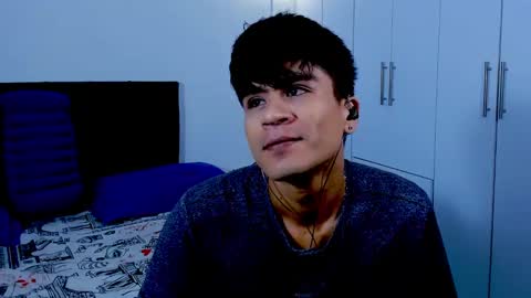 Snapshot of eiden_allenx1 chatting on December 20, 12:16 pm eiden_allenx1 online show from December 20, 12:16 pm