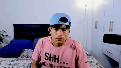 Snapshot of eiden_allenx1 chatting on December 26, 1:32 pm eiden_allenx1 online show from December 26, 1:32 pm