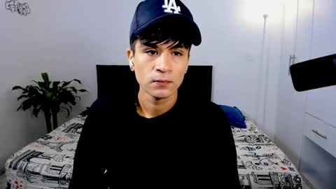 Snapshot of eiden_allenx1 chatting on December 27, 11:06 am eiden_allenx1 online show from December 27, 11:06 am