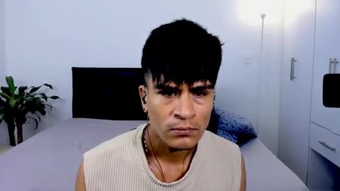Snapshot of eiden_allenx1 chatting on December 31, 1:52 pm eiden_allenx1 online show from December 31, 1:52 pm