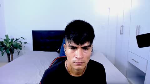 Snapshot of eiden_allenx1 chatting on January 2, 5:07 pm eiden_allenx1 online show from January 2, 5:07 pm