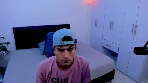 Snapshot of eiden_allenx1 chatting on January 17, 1:56 pm eiden_allenx1 online show from January 17, 1:56 pm