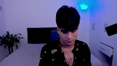 Snapshot of eiden_allenx1 chatting on February 2, 2:02 pm eiden_allenx1 online show from February 2, 2:02 pm