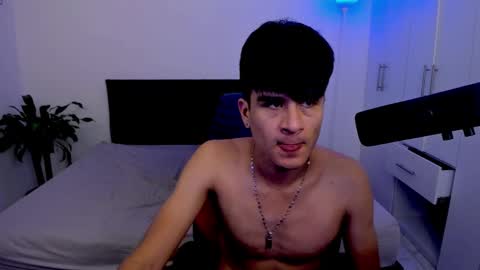 Snapshot of eiden_allenx1 chatting on February 4, 11:49 am eiden_allenx1 online show from February 4, 11:49 am