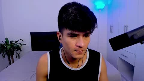 Snapshot of eiden_allenx1 chatting on February 5, 4:03 pm eiden_allenx1 online show from February 5, 4:03 pm