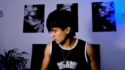 Snapshot of eiden_allenx1 chatting on September 30, 1:05 pm eiden_allenx1 online show from September 30, 1:05 pm