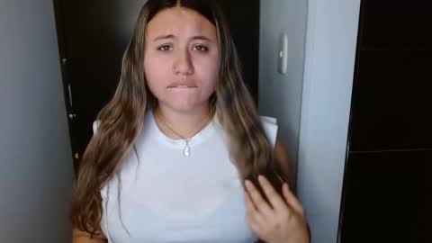 EIMY   MODEL INDEPENDENT online show from November 11, 7:08 am