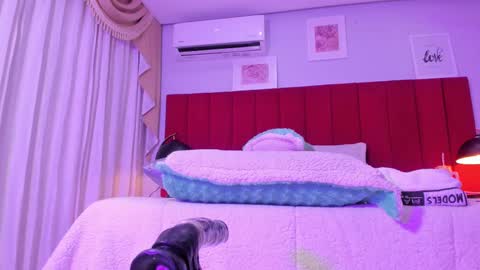 Eimy online show from September 20, 7:59 pm