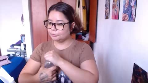 eimy_saenzz online show from December 4, 4:16 pm