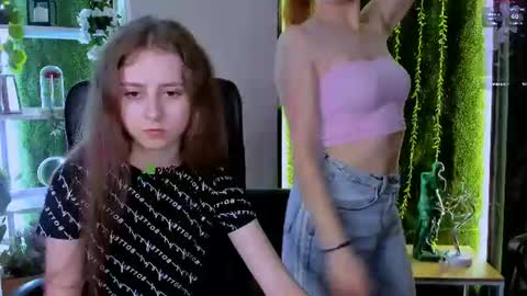 Snapshot of eiris_moon chatting on July 8, 10:31 am Eris online show from July 8, 10:31 am
