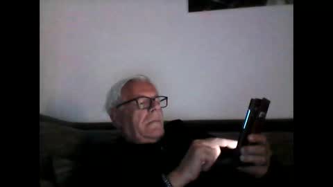 eisbaer1957 online show from May 2, 6:35 pm