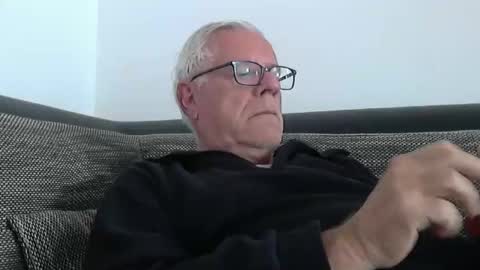 eisbaer1957 online show from May 17, 8:23 am