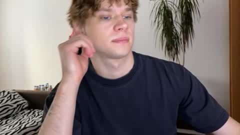 Eitan online show from February 25, 12:24 pm