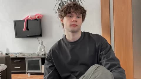 Eitan online show from March 8, 11:16 am