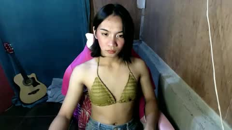 Snapshot of el_clovirr chatting on October 7, 7:49 am el_clovirr online show from October 7, 7:49 am