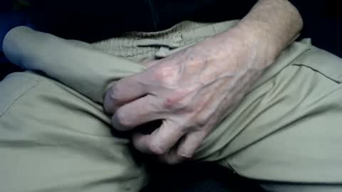 Snapshot of el_gato_lusty chatting on January 15, 12:58 pm el gato lusty online show from January 15, 12:58 pm