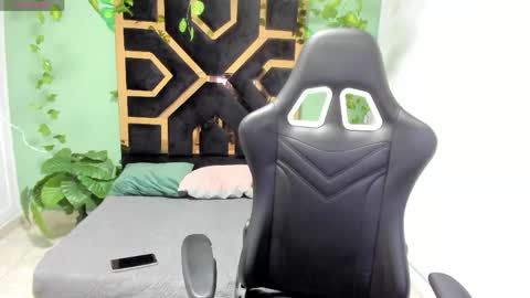 jonathan online show from May 1, 2:43 pm