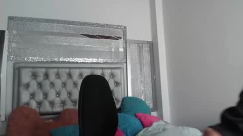 Snapshot of el_principee chatting on March 10, 6:01 pm el_principee online show from March 10, 6:01 pm