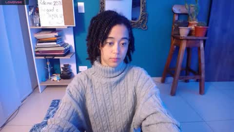 Ela  Help me reach 100 thumbs up online show from October 27, 5:00 am